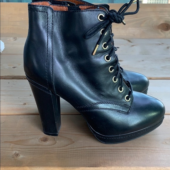 booties - Picture 1 of 2